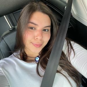 Meet your Posher, Maria fernanda